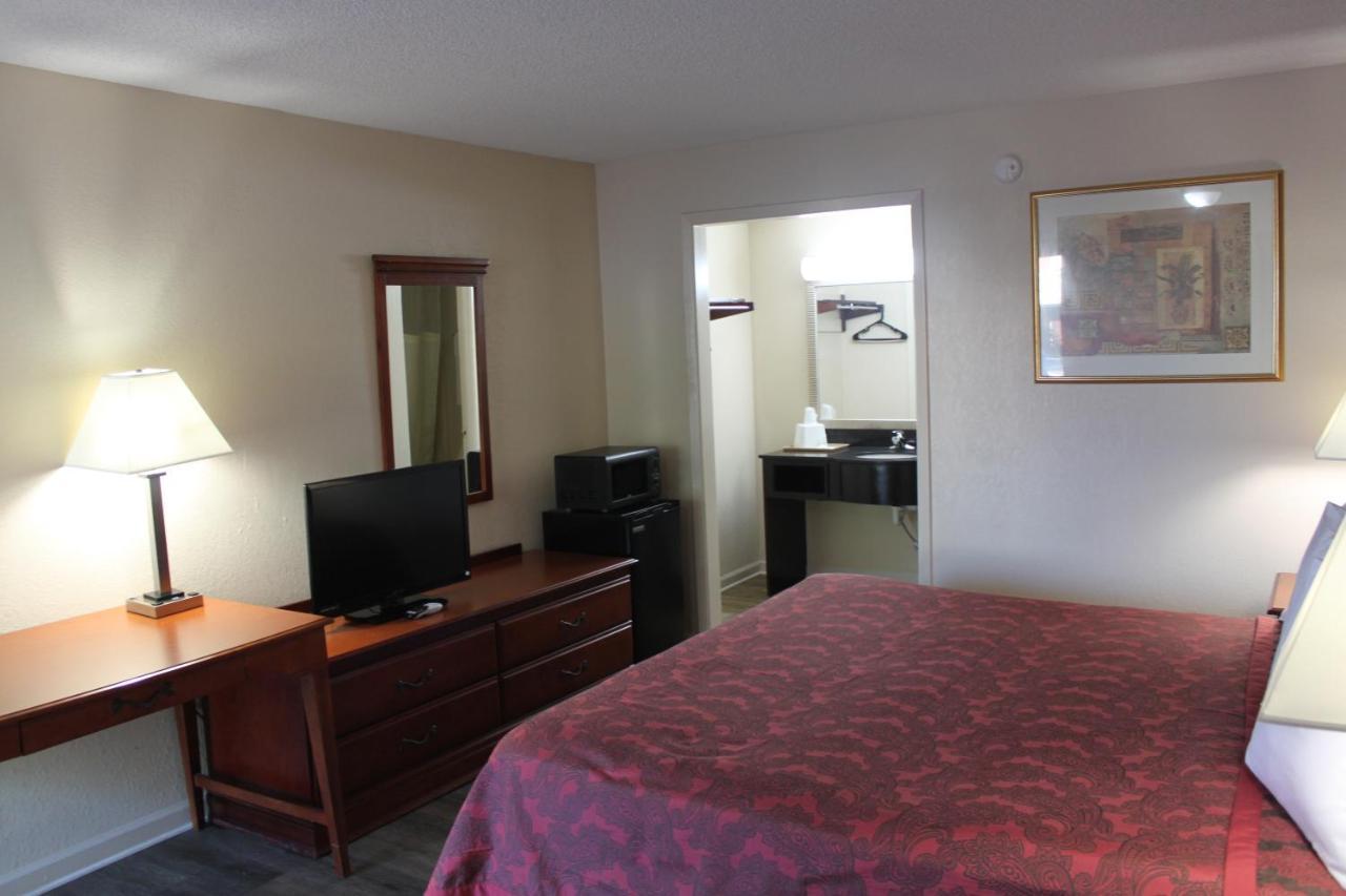Travel Inn Of Буфорд Экстерьер фото